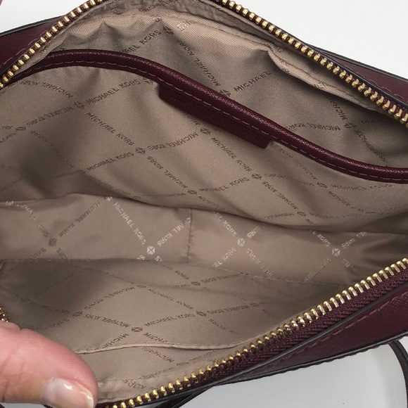 NWT Michael Kors Jet Set item crossbody - Picture 5 of 6